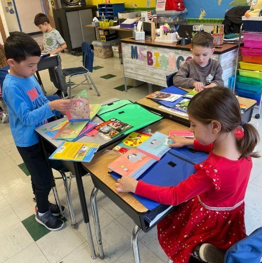 Building reading stamina using what our emergent readers have an interest in and choice in reading! #JustFocusonGrowing
