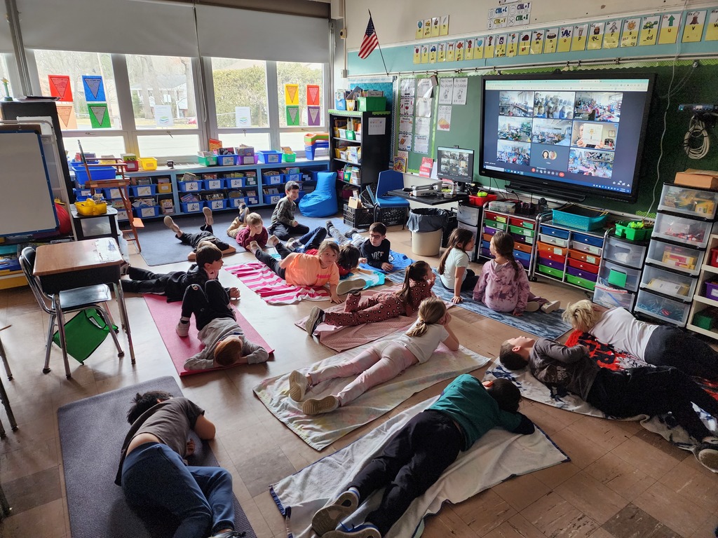 Mindfulness, a school-wide read-aloud, peer leader lessons, and collaboration with our buddies gave our students the opportunity to listen, build relationships, and learn to appreciate all those around them! It was a creative SEL DAY at JFG! #SELDAY #JustFocusonGrowing
